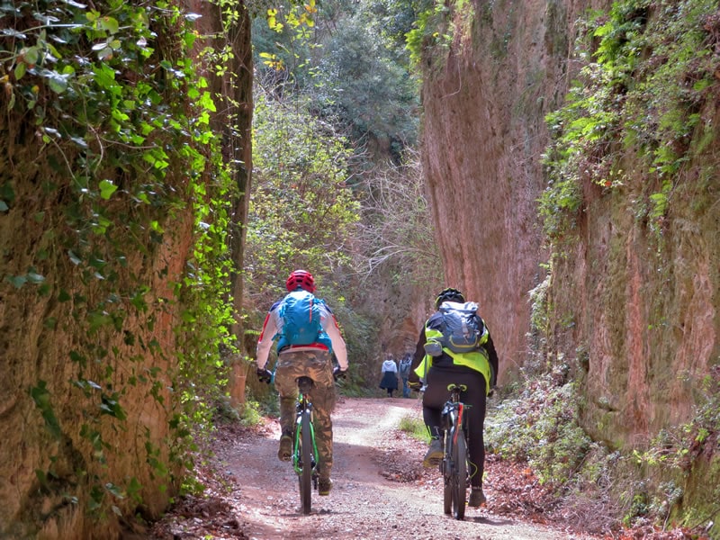 4° giorno: bici + trekking a Vitozza la città perduta (km, 18 - m salita tot 260 / m discesa tot 260)